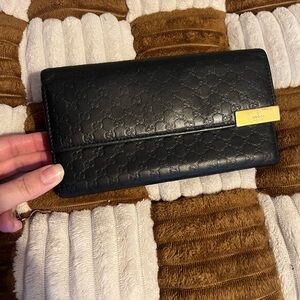 Gucci Microguccissima Black Leather Wallet